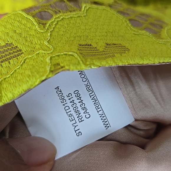 Trina Turk Lace Sleeveless Yellow Dress Size 2 NWT - Picture 7 of 7